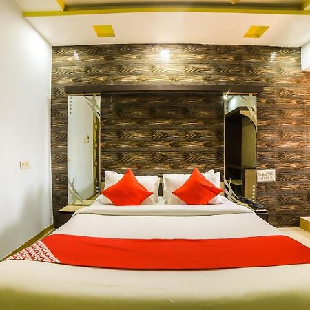 Oyo 69877 Hotel Sarthi Residency Ahmedabad Ngoại thất bức ảnh