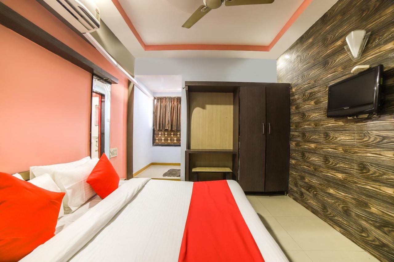 Oyo 69877 Hotel Sarthi Residency Ahmedabad Ngoại thất bức ảnh