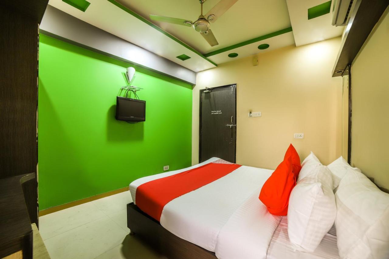 Oyo 69877 Hotel Sarthi Residency Ahmedabad Ngoại thất bức ảnh