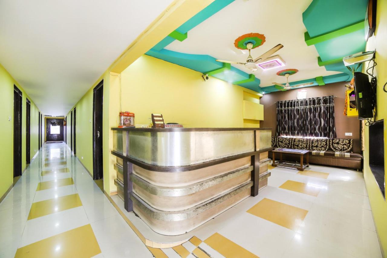 Oyo 69877 Hotel Sarthi Residency Ahmedabad Ngoại thất bức ảnh